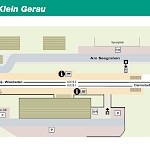 Der Lageplan rund um den Bahnhof, den die RMV-Webseite ausspuckt, ist auf dem Stand von 2005 (!), den Parkplatz und die Fahrradständer südlich der Bahn gibt es schon länger nicht mehr, dafür aber leckeres Eis bei "Eis Adriatica" - unbedingt probieren!