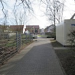 ... oder auch eine grüne Oase zur Erholung mit Sitzmöglichkeiten mitten im Ort!