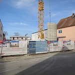 Aber massive Nachverdichtung greift um sich. Die tiefen Grundstücke werden in zwei Reihen zugebaut, kaum noch Grün! Ob das Kanalsystems das packt?